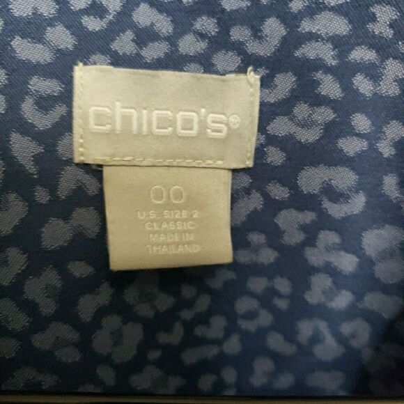 Chicos No Iron Cool Max Button Up Shirt Blue Long Sleeve Collared Size 00 US XS - Picture 3 of 10